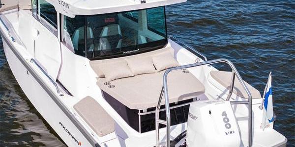 Axopar 29 XC Cross Cabin Deck