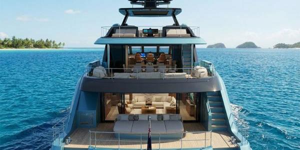 Catamaran Super Yacht 32m Aft