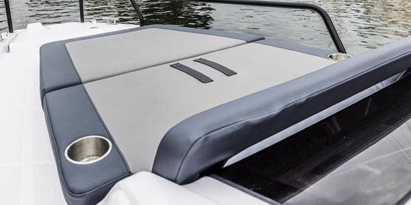 Axopar 25 Cross Top Deck