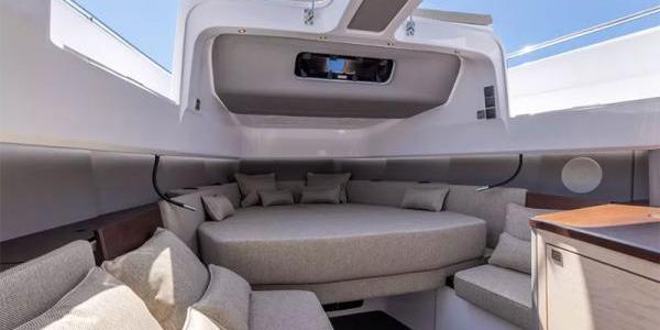 Axopar 45 XC Cross Cabin Berth