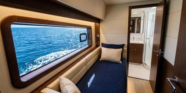 Catamaran Motor Yacht En Suite