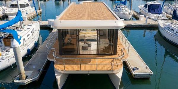 Cathlong 16m Houseboat Aft Deck