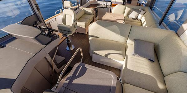 Nimbus 495 Flybridge Saloon