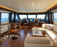 Catamaran Motor Yacht 21m Helm