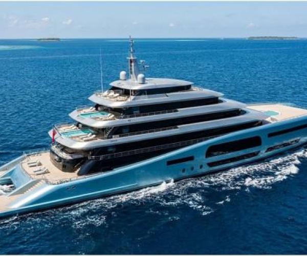 Catamaran Mega Yacht 120m